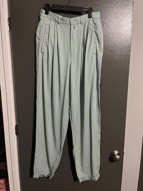 Vintage Buggy Women's Baggy Pleated Chinos in Mint Green